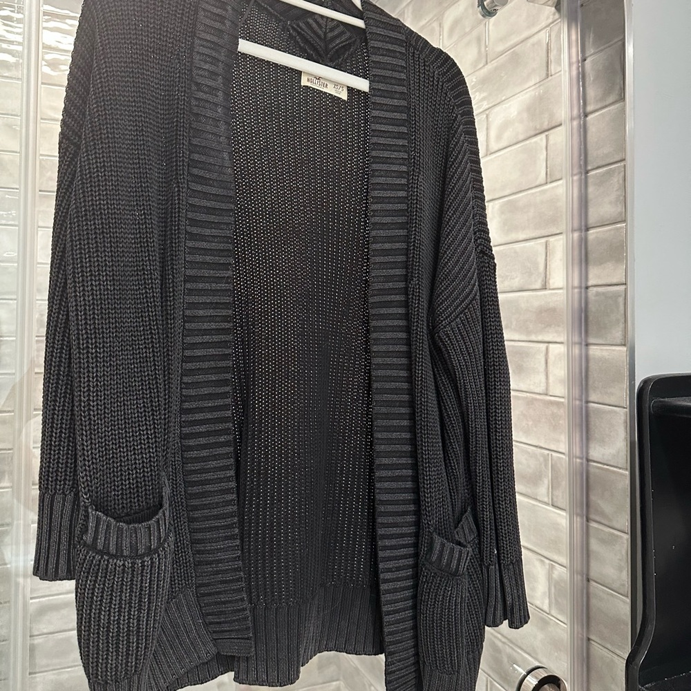 Hollister Cardigan! dark gray/ blackish! Matches a lot of outfits